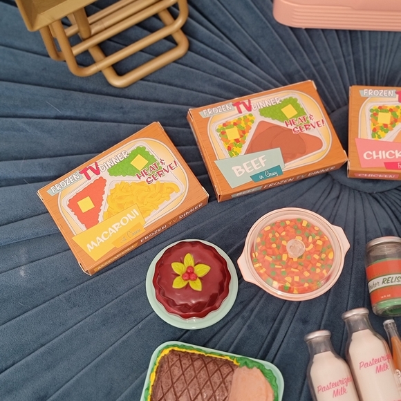 American Girl Mary Ellen's refrigerator and food set COMPLETE - Picture 9 of 12